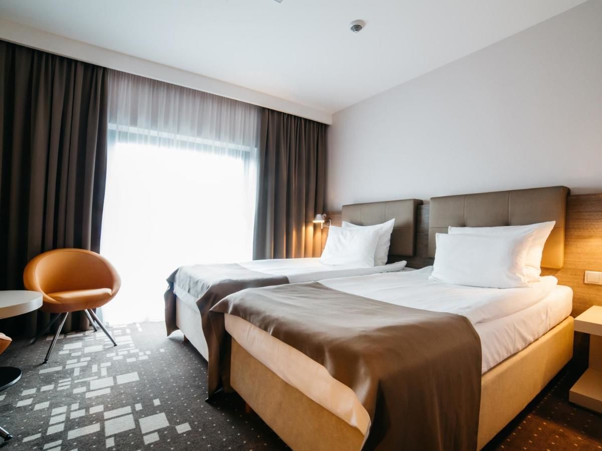 Отель Q Hotel Plus Wrocław Вроцлав-13