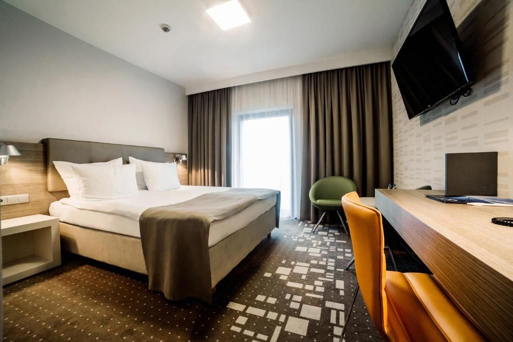 Отель Q Hotel Plus Wrocław Вроцлав